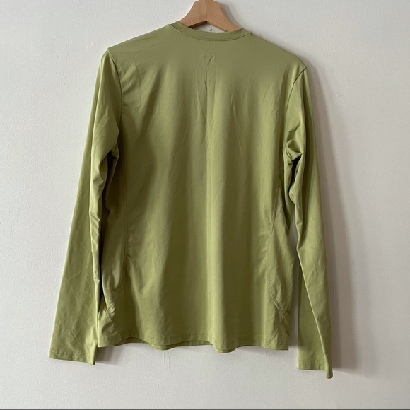 3/20$ Nike dry fit light green long sleeve athletic top - Picture 4 of 5